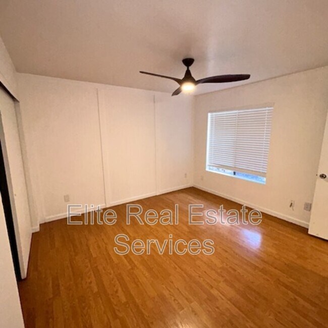 Building Photo - 6540 College Grove Dr
