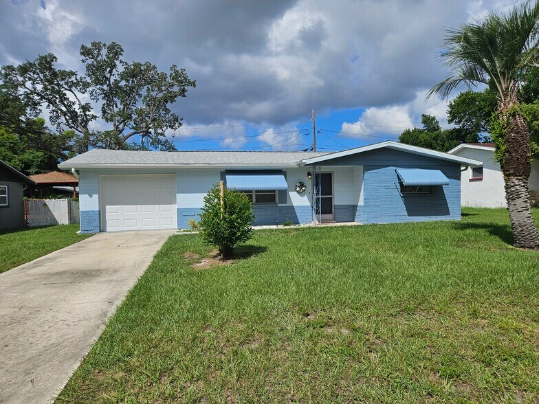 Primary Photo - 5023 Overlook Dr