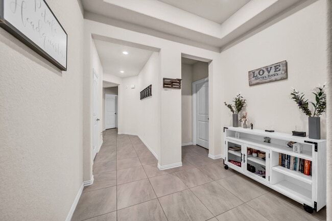 Building Photo - 20267 Creekdale Bend Dr