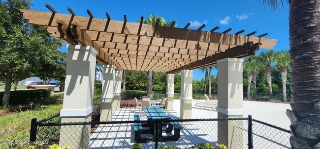 Building Photo - 2626 Florencia Pl