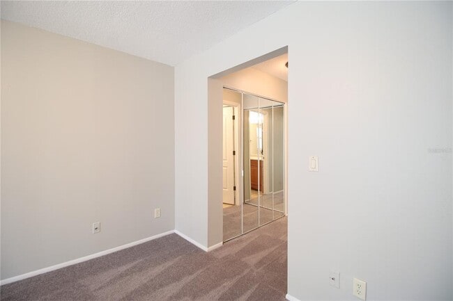 Building Photo - 3082 Cascade Dr