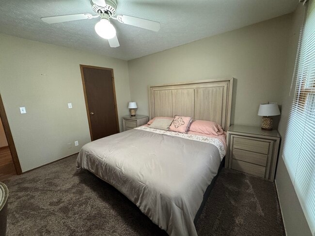 Building Photo - 5855 Thatcher Dr