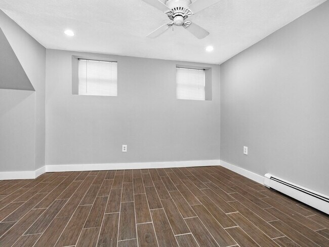 Building Photo - 271 Bunker Hill St