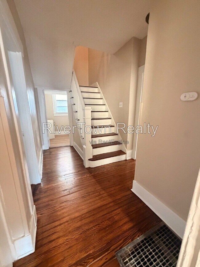 Building Photo - 1229 Faxon Ave