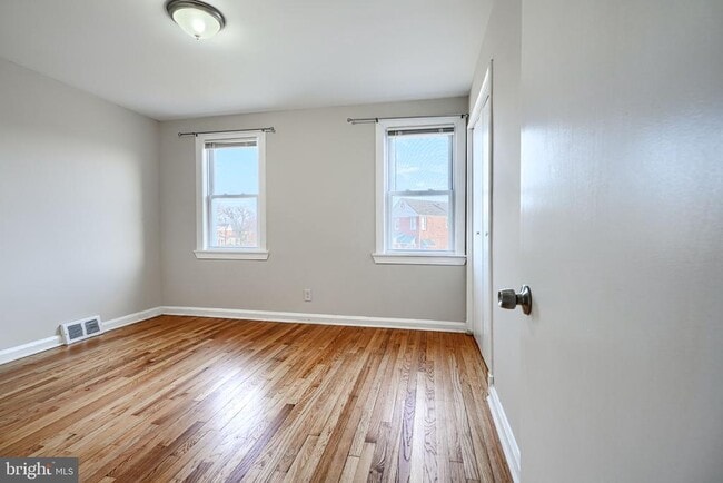 Building Photo - 602 Aldworth Rd