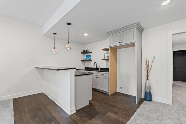 Building Photo - 5709 Bower Ln