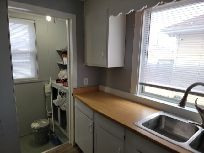 Building Photo - 6410 Garfield Avenue