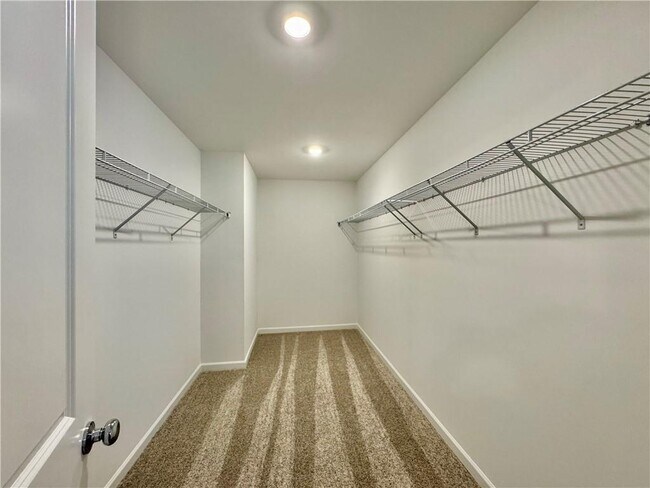 Building Photo - 3012 Orwell Dr SE