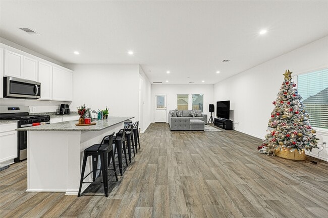 Building Photo - 31203 Heddington Ln