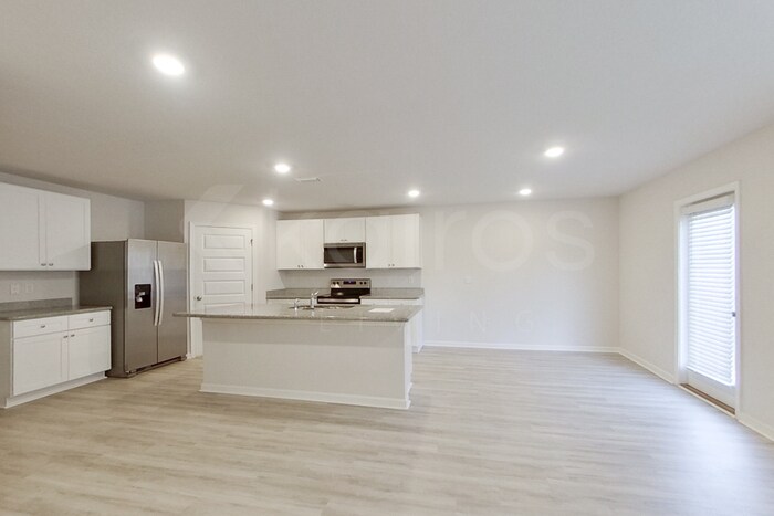 Building Photo - 245 Monarch Ln