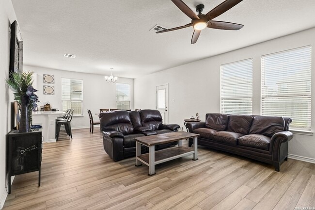 Building Photo - 355 Deer Crest Dr