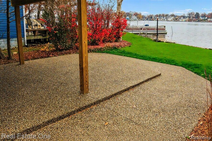 Building Photo - 121 N North Shore Dr