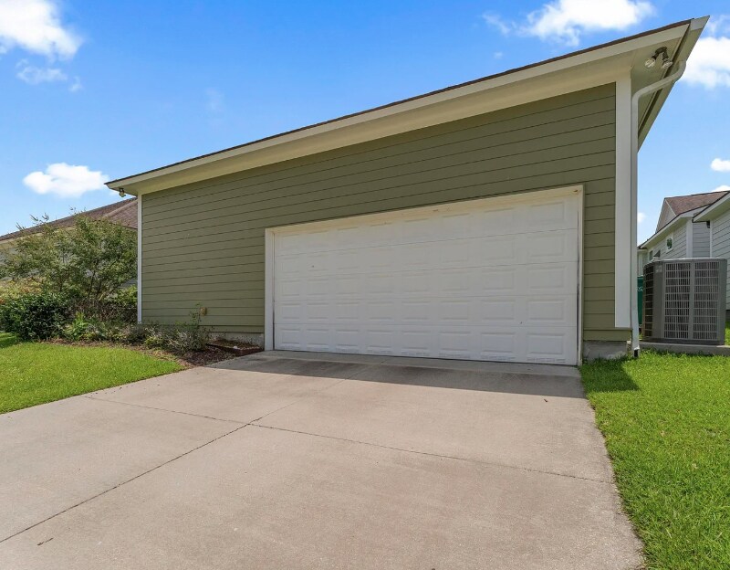 Building Photo - 1307 Americana Blvd