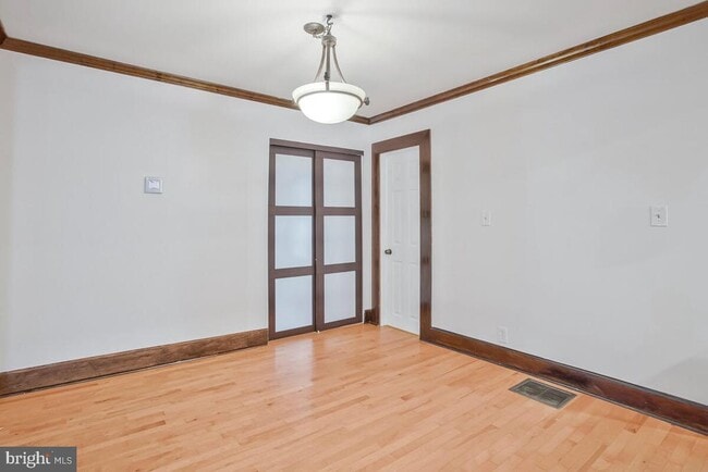 Building Photo - 1009 Tyler Ave