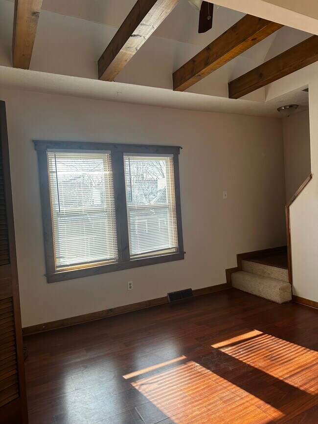 Building Photo - 1823 W 29th Pl