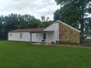Building Photo - 3800 R Rd