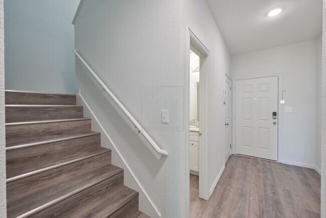 Building Photo - $1500! Stylish 2BR Townhome with 15 Minutes from Downtown Fort Worth Stockyards! Free application...