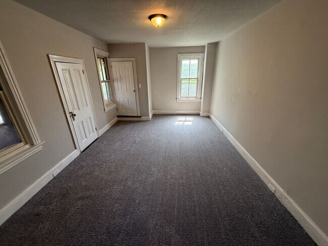 Building Photo - Beautiful Victorian Rowhome with Modern Updates – Available Now!