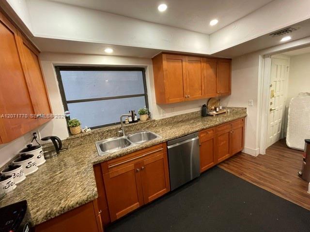 Building Photo - 6010 S Falls Cir Dr