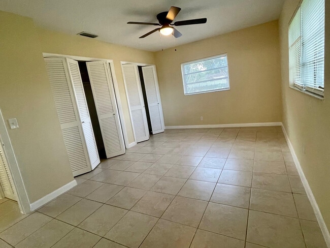 Building Photo - 1160 SW 69th Ave