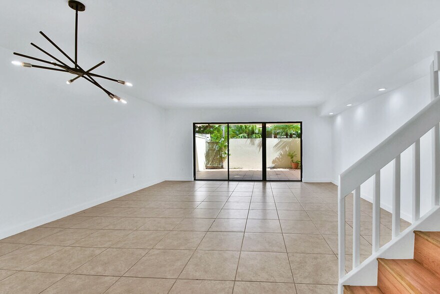 Building Photo - 3501 Magellan Cir