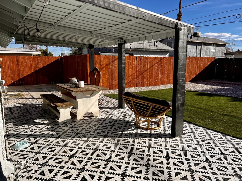 Building Photo - 908 Canosa Ave