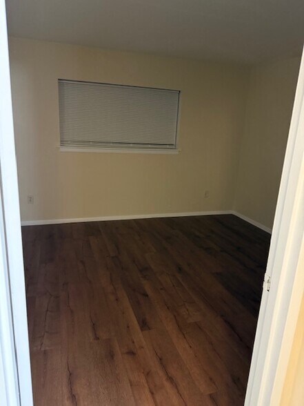 Building Photo - 604 Stony Way