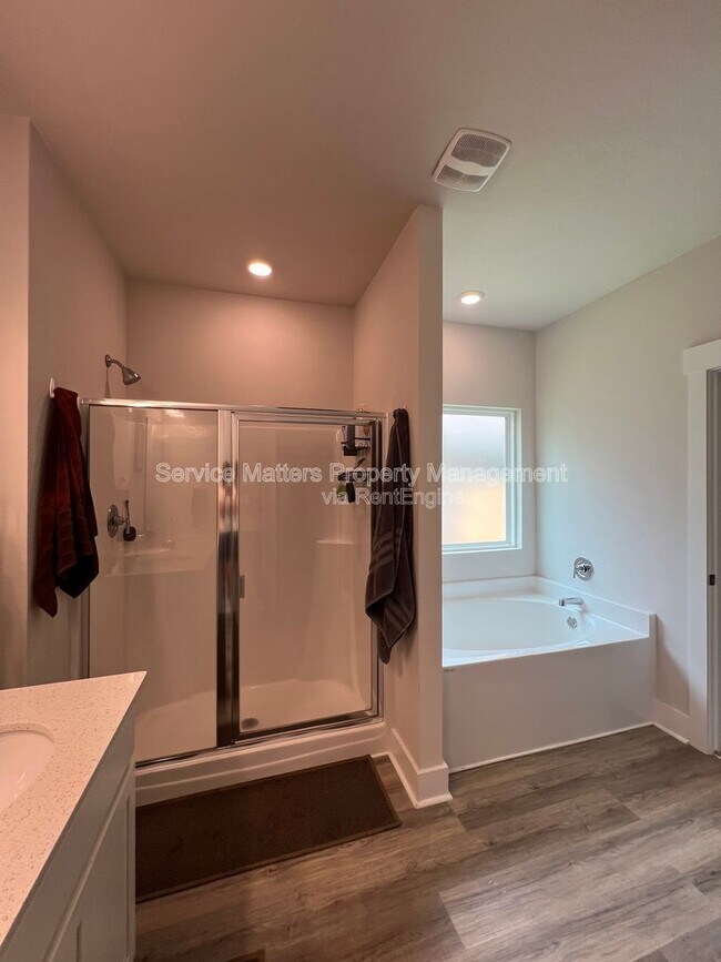Building Photo - 5881 Cactus Dr