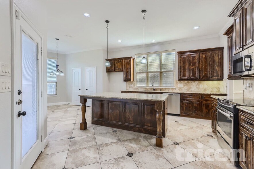 Building Photo - 3016 Rocking Hills Trail