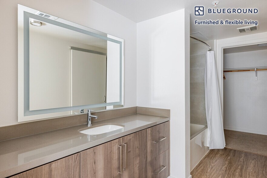 Building Photo - 650 E Capitol Ave