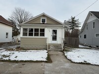 Building Photo - Single Family Home