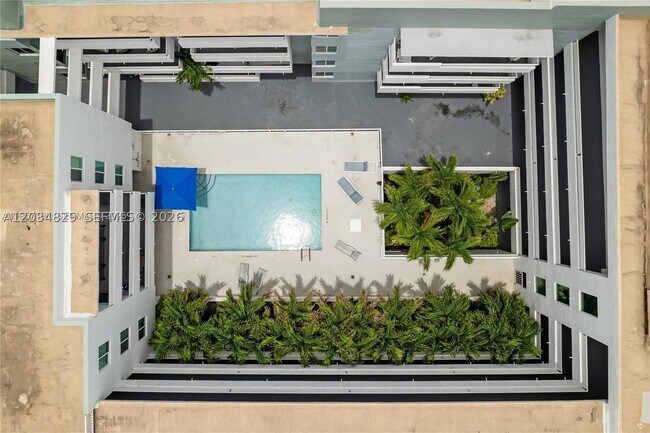 Building Photo - 7800 Collins Ave