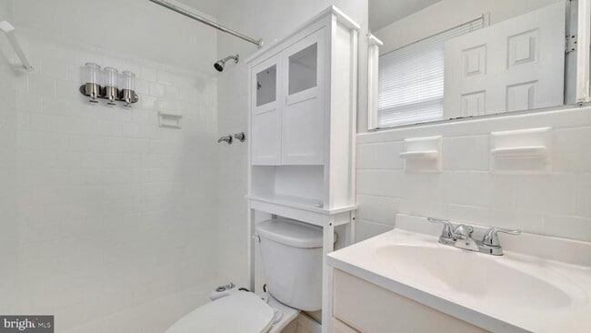 Building Photo - 1312 Magnolia Ave