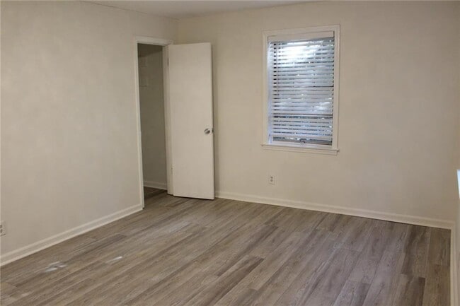 Building Photo - 115 Plantation Dr