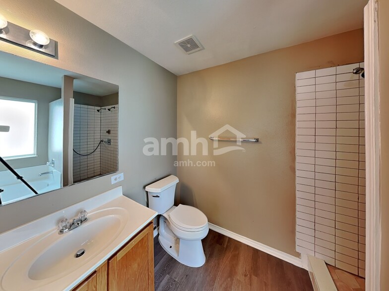 Building Photo - 12614 Sunny Wonder
