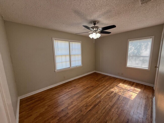 Building Photo - 2613 40th St