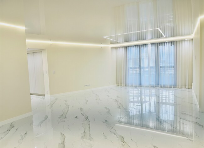 Building Photo - 3500 Mystic Pointe Dr