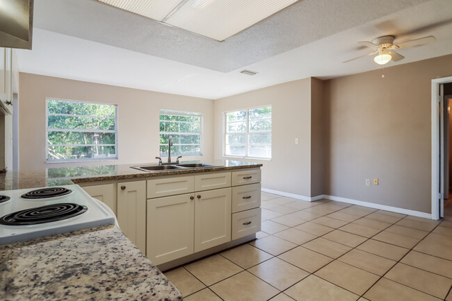 Building Photo - Charming 3-Bedroom in Spring Hill, FL!