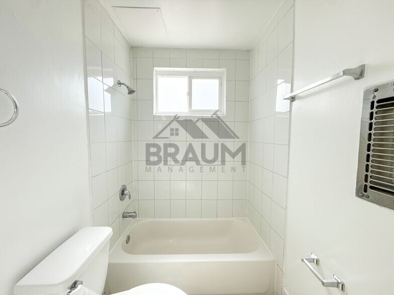 Building Photo - 19401 Haynes St