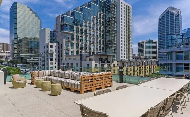 Building Photo - Panoramic Bayfront Luxury Living in the Heart of Little Italy