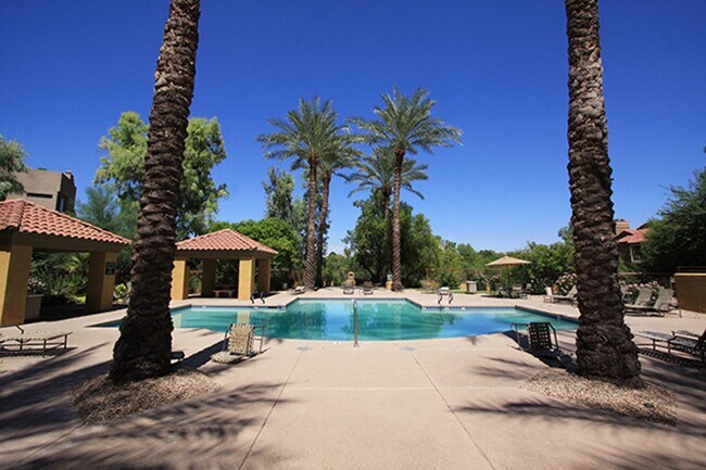 Building Photo - Move In Ready! Two Bedrooms - Tuscany Villas