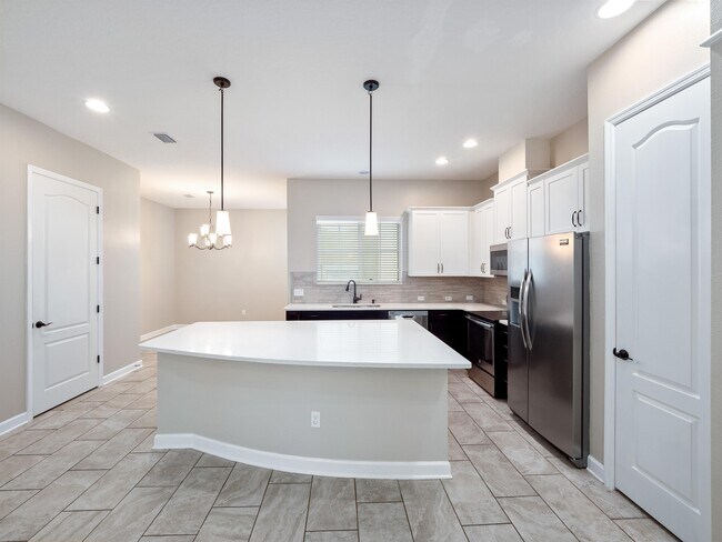 Building Photo - 1442 Resolute St