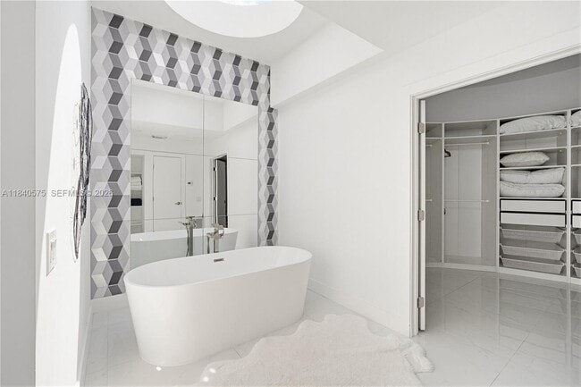 Building Photo - 14401 SW 63rd St