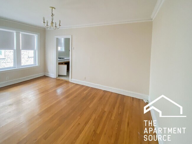 Building Photo - 1610 W Sunnyside Ave