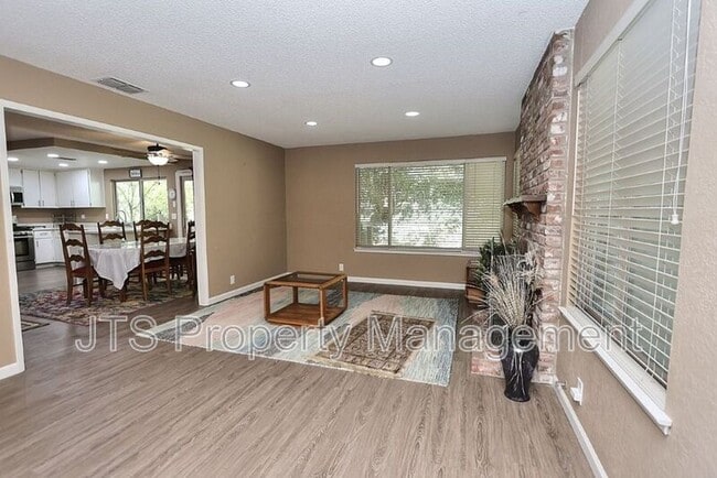 Building Photo - 6913 Navarro Ct