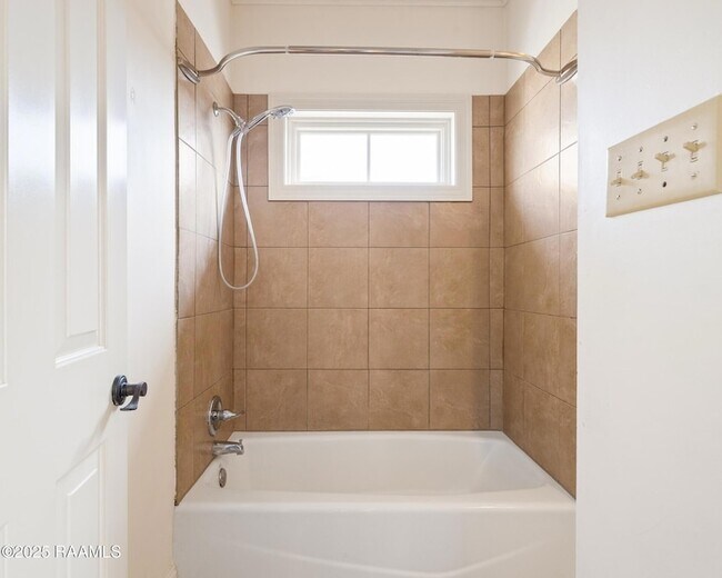 Building Photo - 123 Croft Row