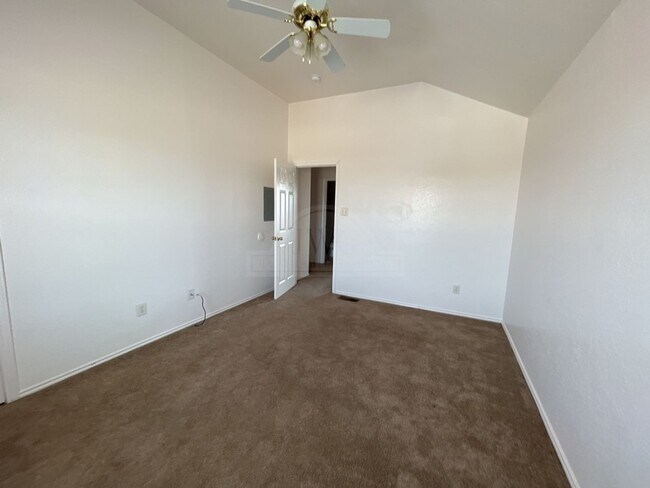 Building Photo - 4504 Deek Dr