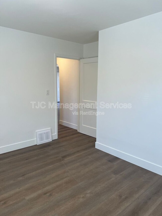 Building Photo - 433 Harrison St