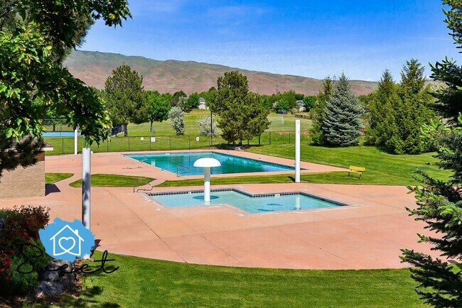Building Photo - 5499 S Yarrow Pl