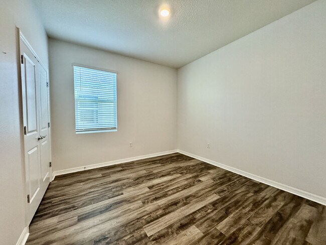 Building Photo - 13227 Waterleaf Garden Cir